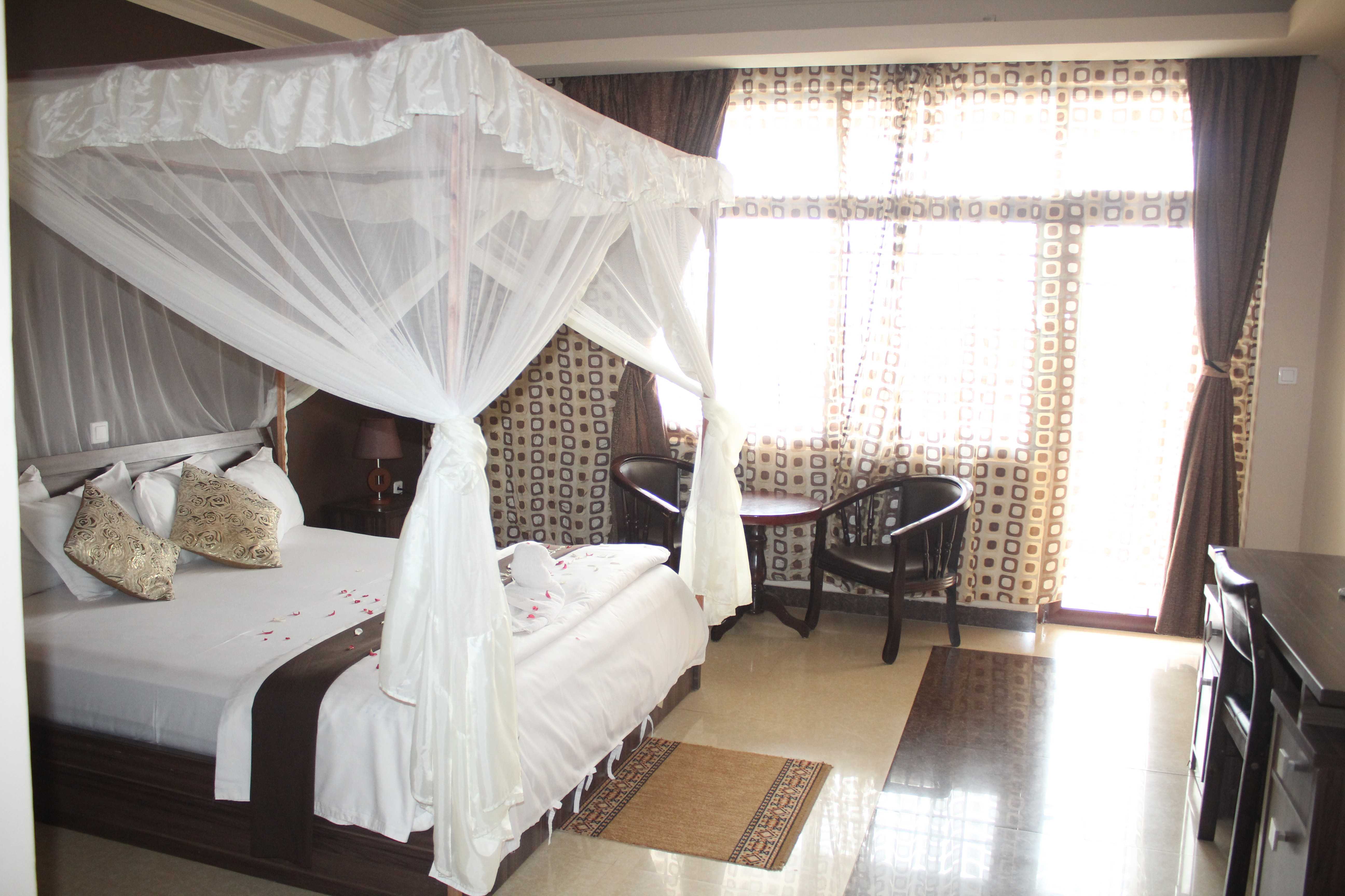 http://www.tropitel-gitega.com/storage/1684835331_presidential suite (41) (1).jpg